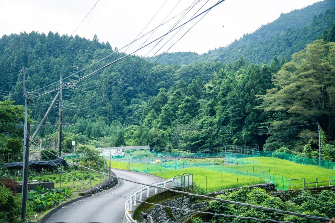 山の中の一棟貸切宿 五番地 Nambu (Yamanashi) Esterno foto